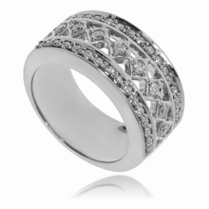 Złoty pierścionek  z diamentami 585 gr. 9.09